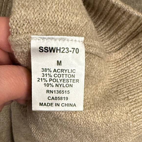 Elegant Tan Turtleneck Sweater Vest - Picture 5 of 5